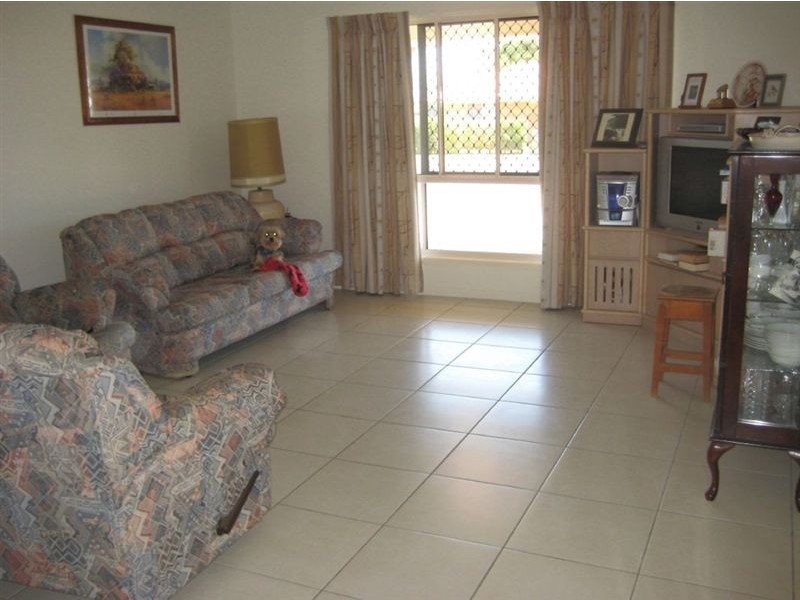 4 Milton st, Burnett Heads QLD 4670