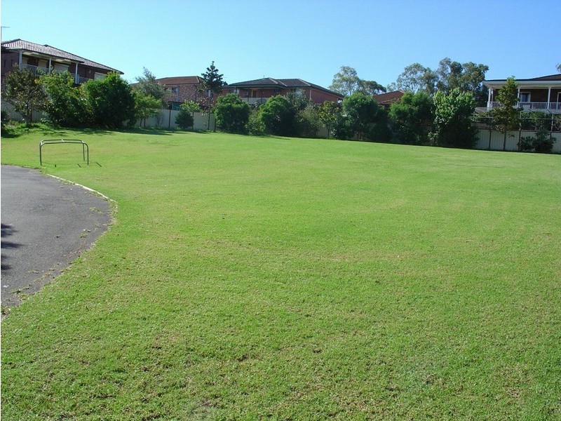 Edensor Park NSW 2176