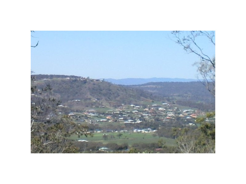 L1 Hamblin Court, Mount Rascal QLD 4350