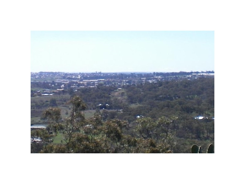 L7 Hamblin Court, Mount Rascal QLD 4350