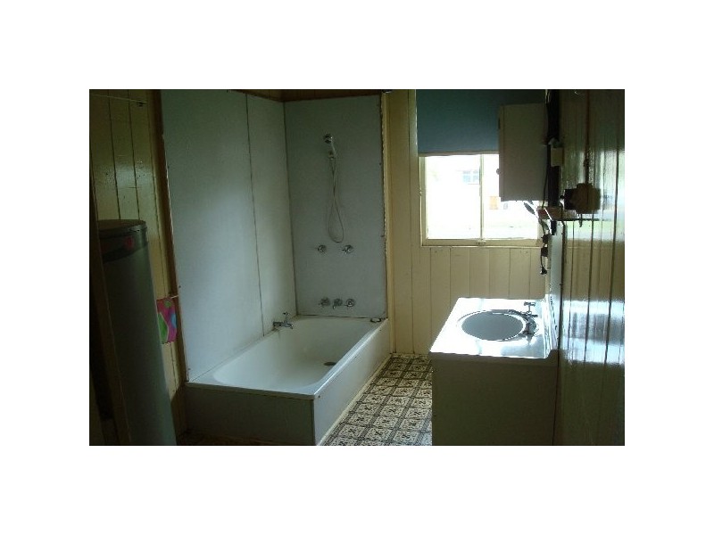 54 Taylor Street, Cecil Plains QLD 4407