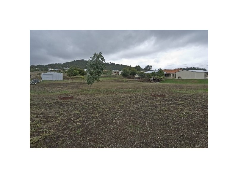 9 Carys Road, Glenvale QLD 4350