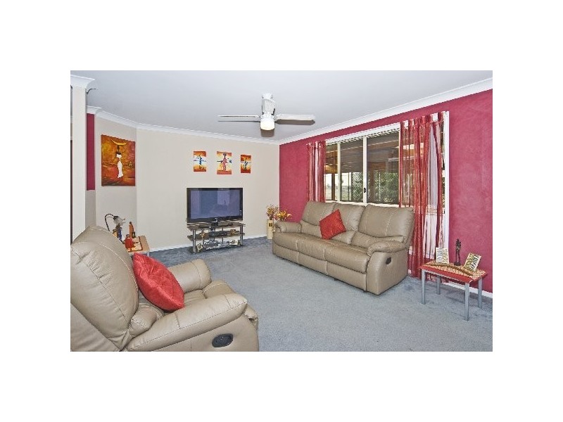 9 Carys Road, Glenvale QLD 4350