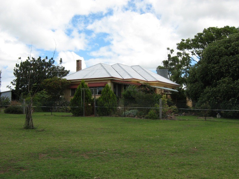 372 Felton- Clifton Road, Felton QLD 4358