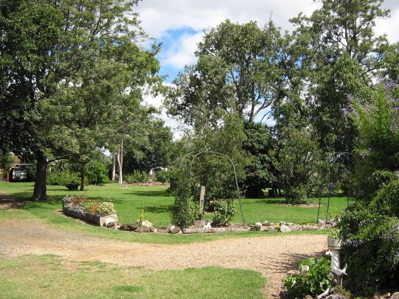 372 Felton- Clifton Road, Felton QLD 4358