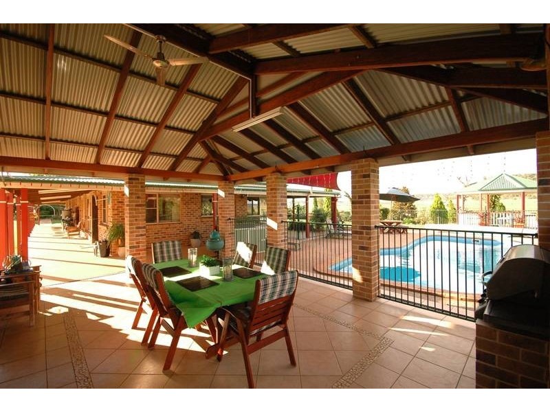 4 Hodgson Street, Greenmount QLD 4359