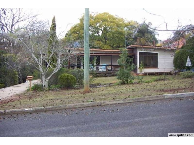 4 Cottesloe Street, East Toowoomba QLD 4350