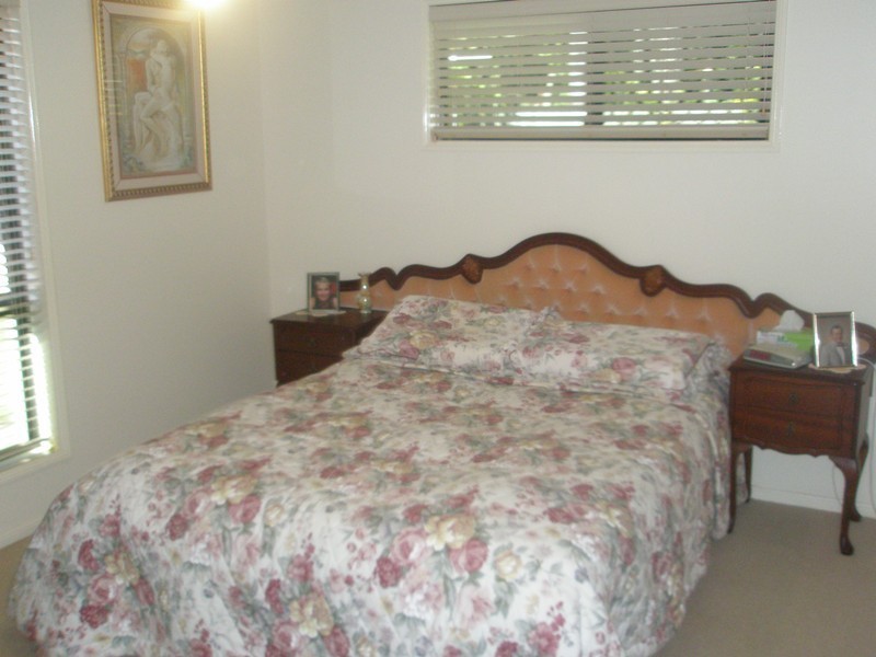 8 Jake Court, Middle Ridge QLD 4350