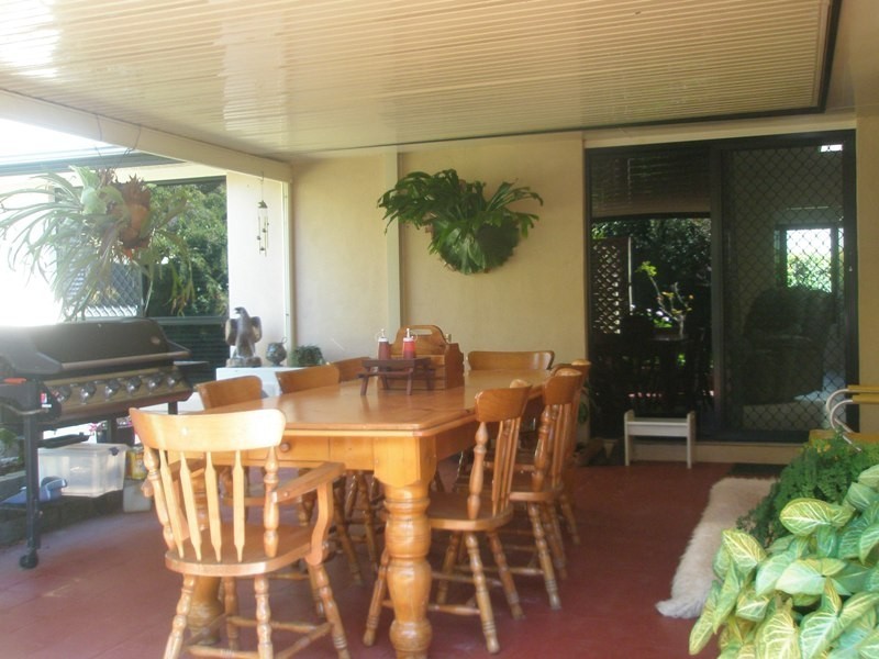 8 Jake Court, Middle Ridge QLD 4350