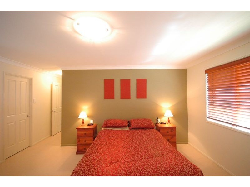 20 Scullin Street, Middle Ridge QLD 4350