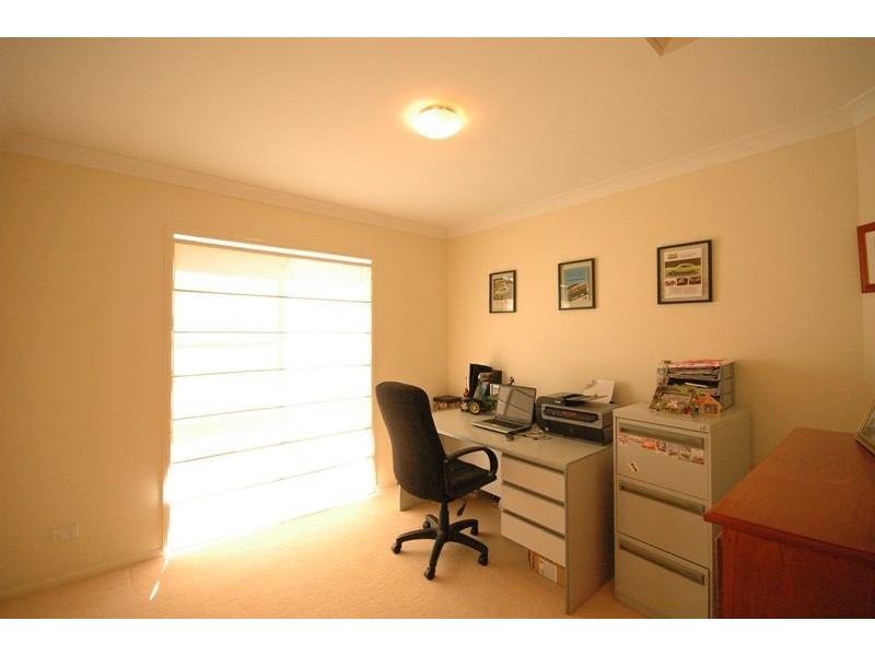 20 Scullin Street, Middle Ridge QLD 4350