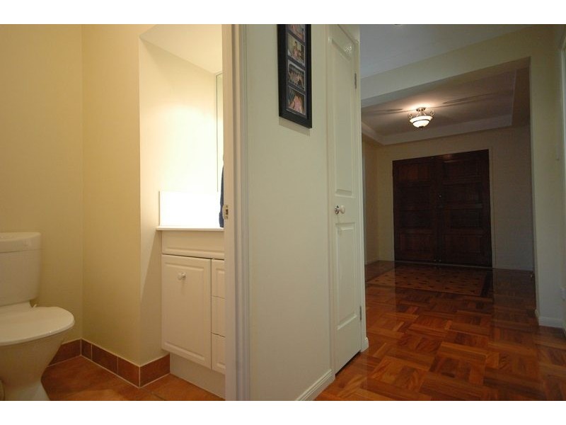 20 Scullin Street, Middle Ridge QLD 4350