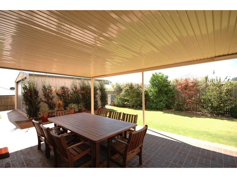 20 Scullin Street, Middle Ridge QLD 4350