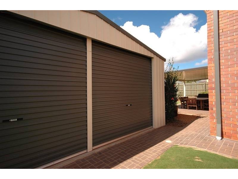 20 Scullin Street, Middle Ridge QLD 4350