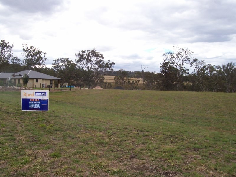 26 Pendoma Drive, Hodgson Vale QLD 4352