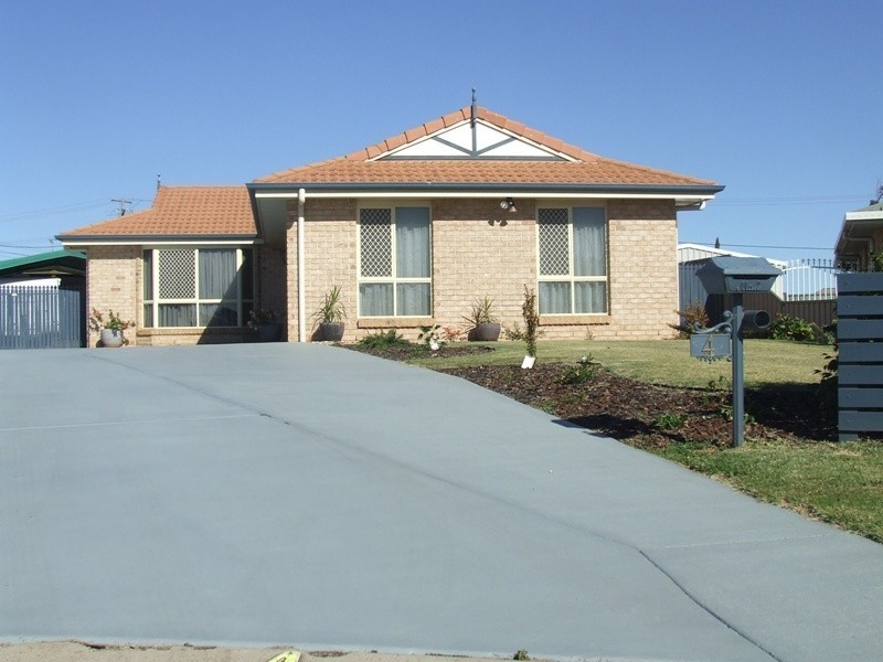 4 Freyling Court, Kearneys Spring QLD 4350