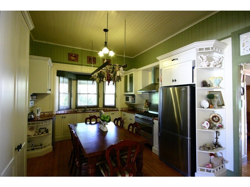 16 Robinson Street, Toowoomba QLD 4350