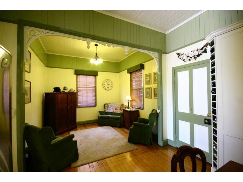 16 Robinson Street, Toowoomba QLD 4350