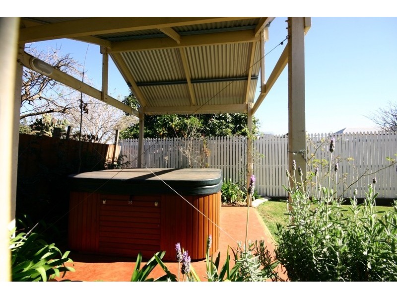 16 Robinson Street, Toowoomba QLD 4350