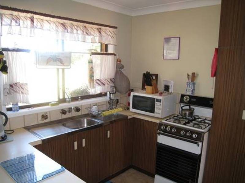 4 Bimbadeen Court, Wilsonton QLD 4350