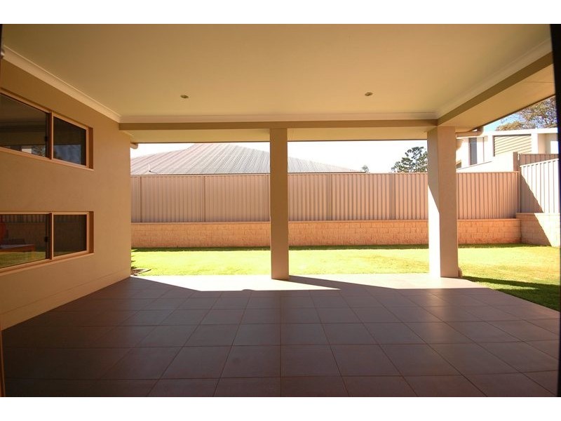 18 Rosella Street, Rangeville QLD 4350