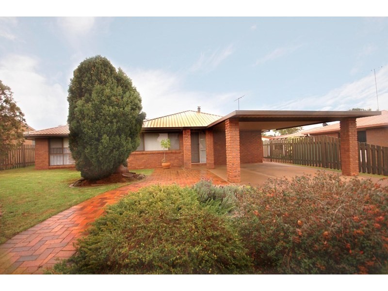 21 Broadfoot Street, Kearneys Spring QLD 4350