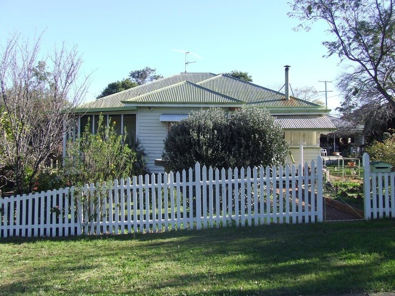16 Canning Street, Drayton QLD 4350