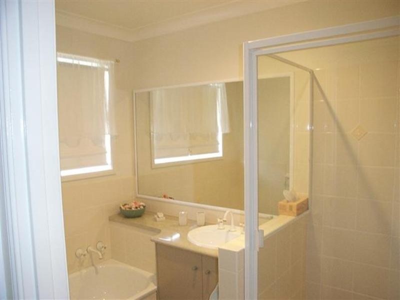 18 Manor Street, Drayton QLD 4350
