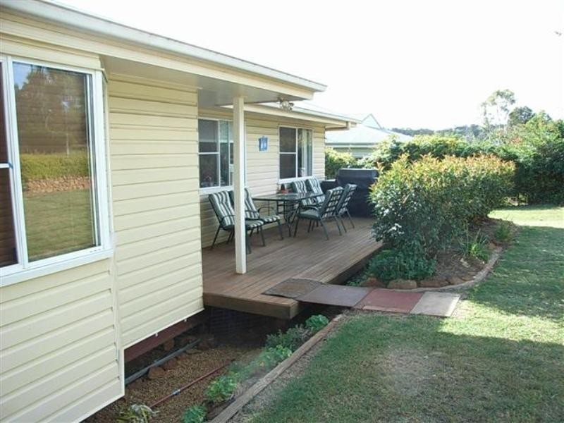 18 Manor Street, Drayton QLD 4350