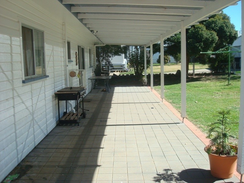 11 Geraghty Street, Cecil Plains QLD 4407