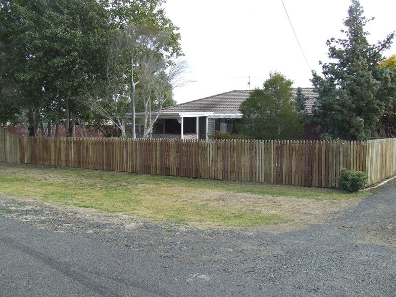 10 Fairfax Street, Cambooya QLD 4358