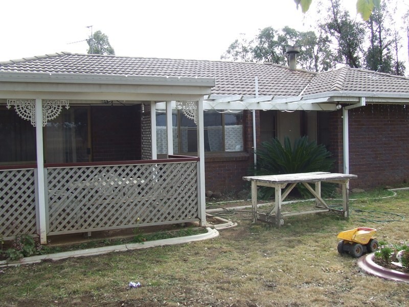 10 Fairfax Street, Cambooya QLD 4358