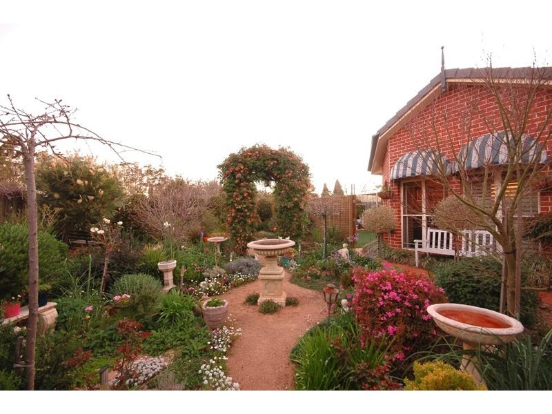 8 Purnawilla Court, Middle Ridge QLD 4350