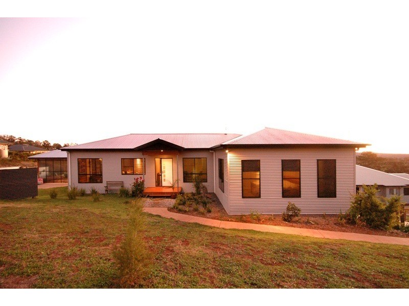 7 Debbie Court, Highfields QLD 4352