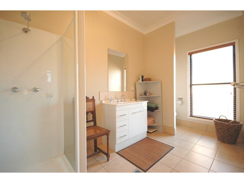 7 Debbie Court, Highfields QLD 4352