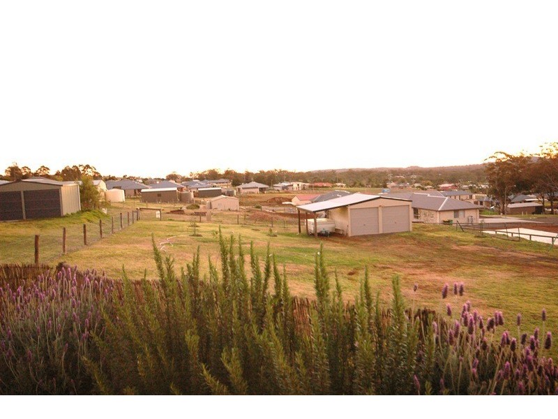 7 Debbie Court, Highfields QLD 4352