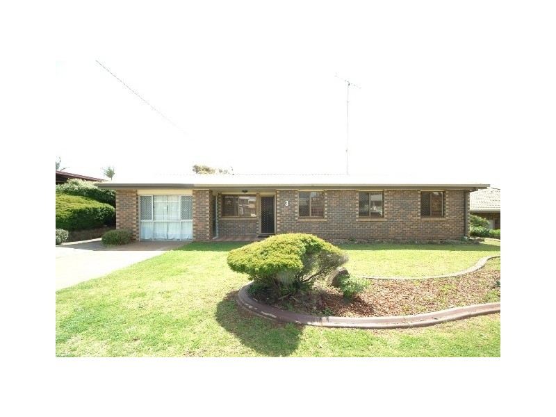 3 Kratzman Court, Kearneys Spring QLD 4350