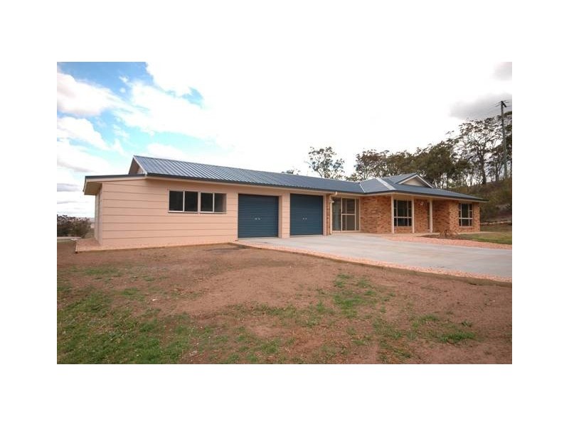 4 Boxtree Court, Mount Rascal QLD 4350