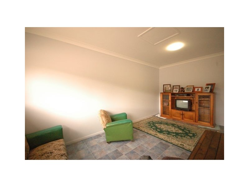 4 Boxtree Court, Mount Rascal QLD 4350
