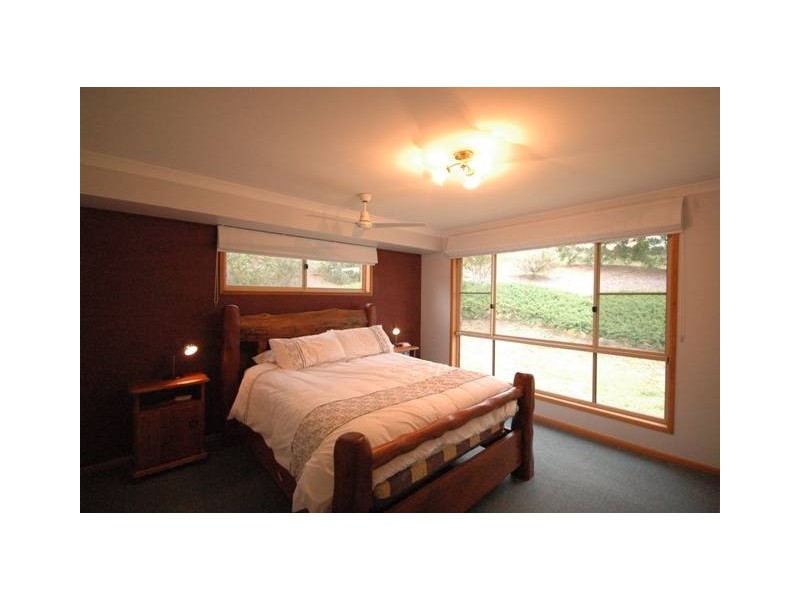 4 Boxtree Court, Mount Rascal QLD 4350