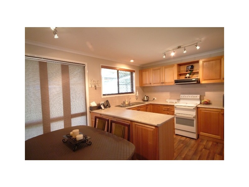 7 Lotus Crescent, Centenary Heights QLD 4350