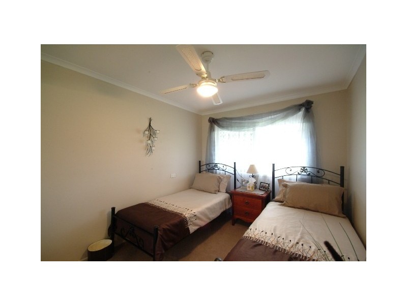 7 Lotus Crescent, Centenary Heights QLD 4350