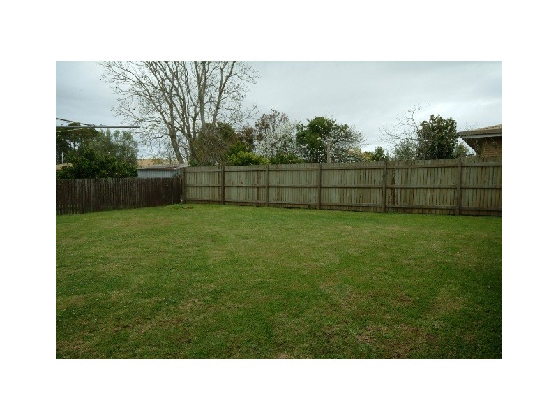 7 Lotus Crescent, Centenary Heights QLD 4350