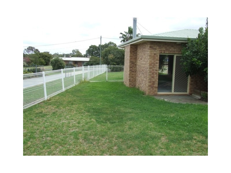 15 Handley Drive, Westbrook QLD 4350