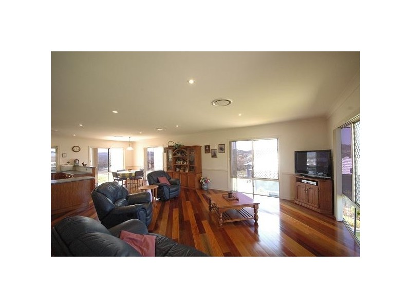 24 Freyling Road, Hodgson Vale QLD 4352