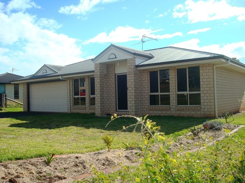 57 Highland Park Drive, Meringandan QLD 4352