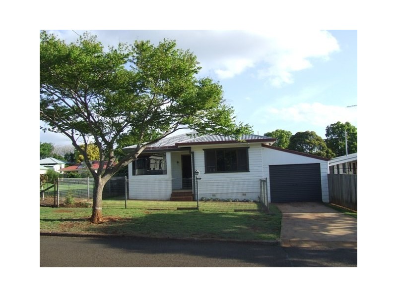 20 Chamberlain Street, Toowoomba QLD 4350