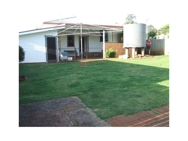 20 Chamberlain Street, Toowoomba QLD 4350