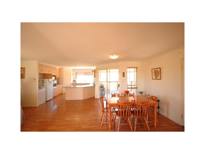 33 William Street, Cambooya QLD 4358