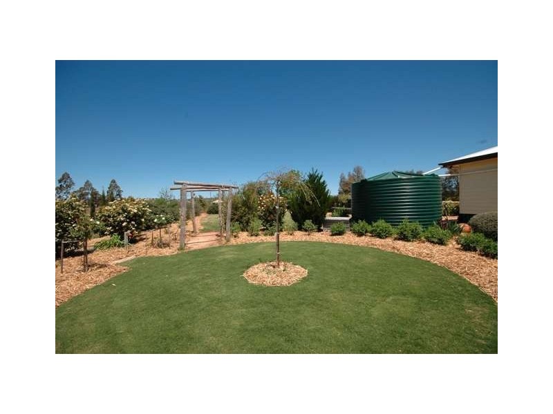 33 William Street, Cambooya QLD 4358